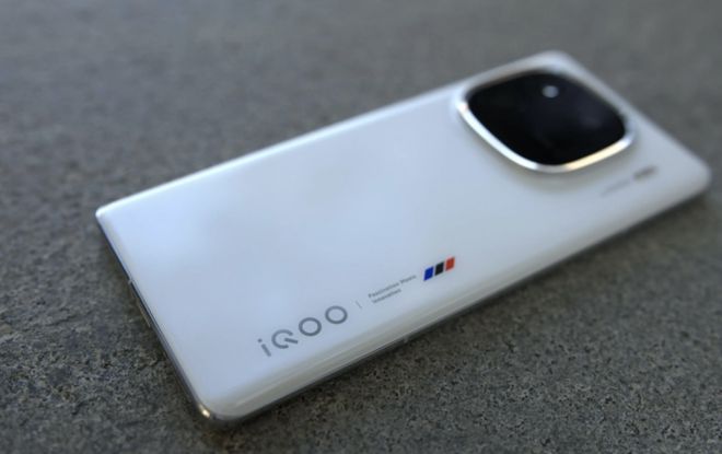 与iQOO 13、红米K80 Pro同台竞技！AG电玩国际中端旗舰对决：一加Ace5 Pro(图6)